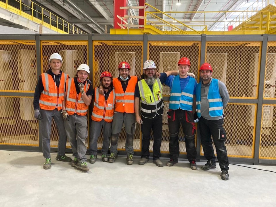 Data installation team data center install team